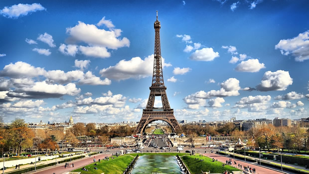 Франция. Париж. Эйфелева башня